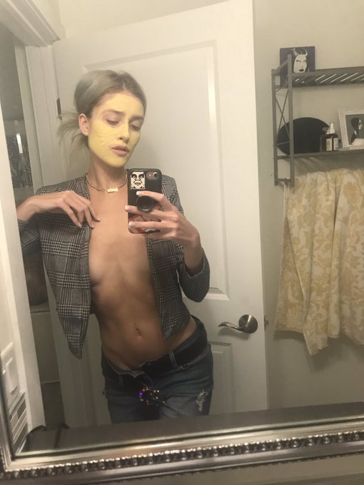 Oh hi https://t.co/qT9D2zgleU<a href="/tag/newprofilepic"class="tags"><span>#newprofilepic</span></a>