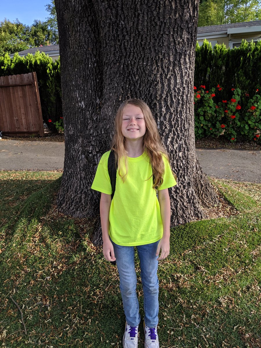 ClowerMegan's tweet photo. Last day of 3rd grade and 7th grade @WeirElementary https://t.co/JY36S1RLnD