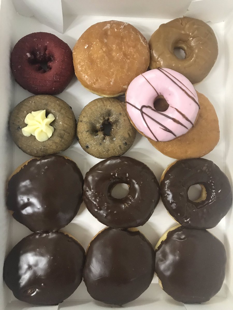 dadahlima's tweet photo. Happy #NationalDonutDay 🍩 #FridayFeeling @jupiterdonutsfl https://t.co/T2CcZvvF0L