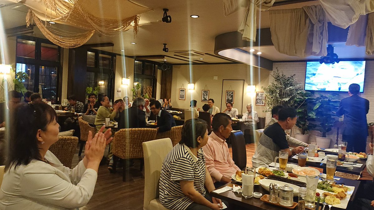 Nishida_DyyrP's tweet photo. 深谷市レストランの
OLD MARKさんにて🎶
歌わせて頂きました🎵
小林さん、真田さんをはじめとする本日聞いてくださった全ての皆様に感謝です😭❤️
宮澤さん、6年振りの再会😍
皆様CDもお買い上げ下さり、本当にありがとうございました😭💕✨
お料理美味しいです😍
今度行こうっと😍✨
#OLDMARK https://t.co/DftO8UgXGx