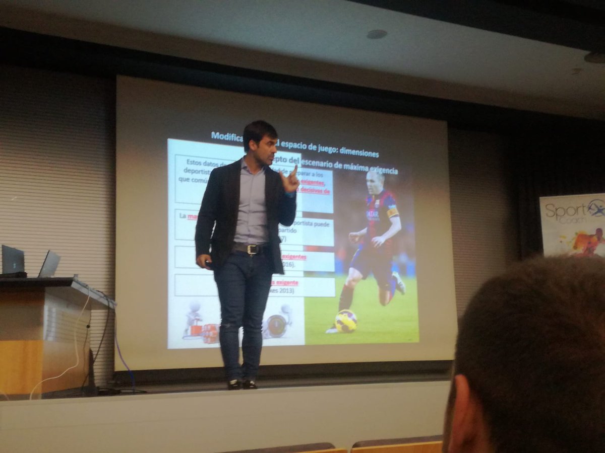 futbolbaseleon's tweet photo. 🔊 [PONENTES] 👉 @DavidCasamichan  
✅ Preparador físico de la @RealSociedad
💬  Respuesta de las formas jugadas en función del espacio ¿el tamaño importa?
Info ➡ https://t.co/rvgX0LhTr8    

@futbolbaseleon @sportcoachnorte #CEFLeon @CEF_Leon_ #Leonesp https://t.co/qzEC9PTsKE
