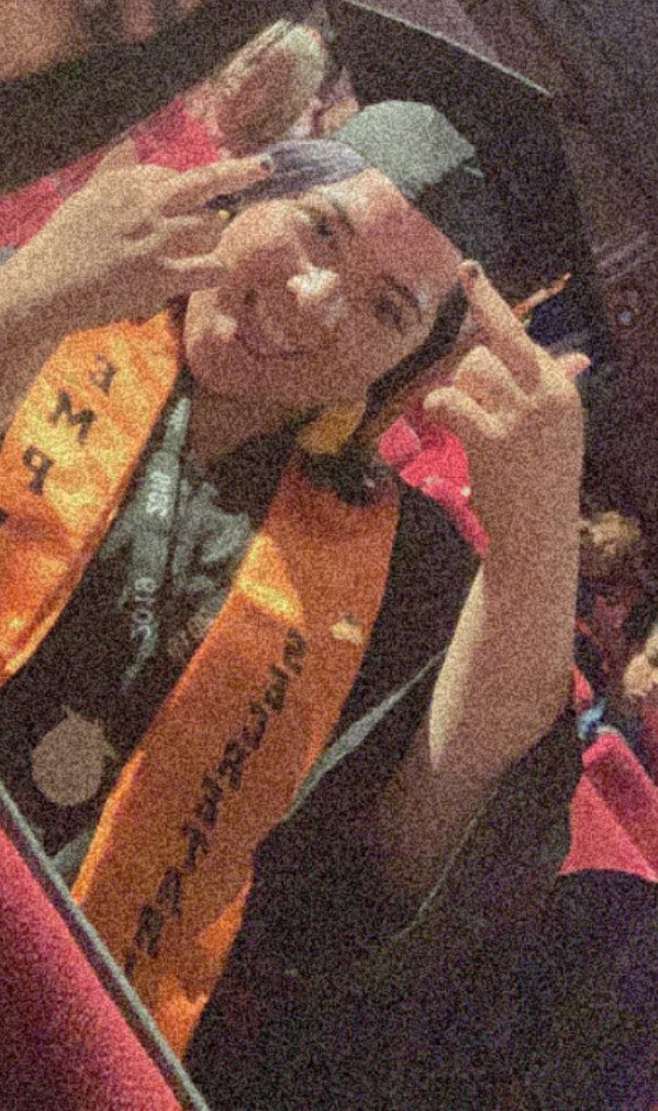 kmliamonik's tweet photo. No he lograu un carajo, todavia me falta to! pero me gradué. https://t.co/daXBreyAu5