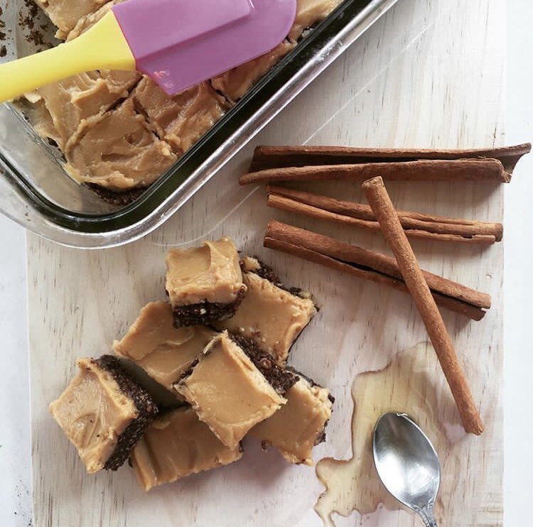 NYUGyms's tweet photo. Healthy dessert FTW! 🔥 Super easy to make sugar-free peanut butter pie 🥧 by @bfittyou
•
•
#foodiefriday #nyugyms #healthyeating #healthyrecipes #healthydesserts #fitstagram #fitnesslife #sugarfree #balanceddiet #fitfam #fittribe #fitstagram https://t.co/ELIenWGAa2