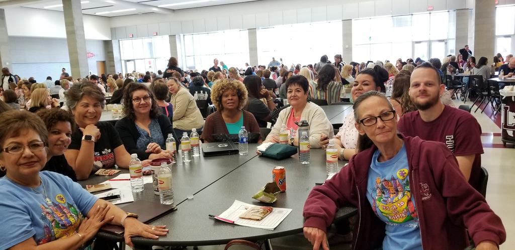 ClaribelNic2's tweet photo. @HuffinesMS at LISD Para Conference #lisdlearns https://t.co/2AzalhTkIU
