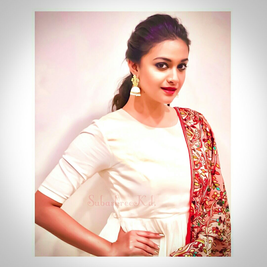Keerthians's tweet photo. Good Night 😘 @KeerthyOfficial 
#KeerthySuresh https://t.co/ibo7Nl9GjI