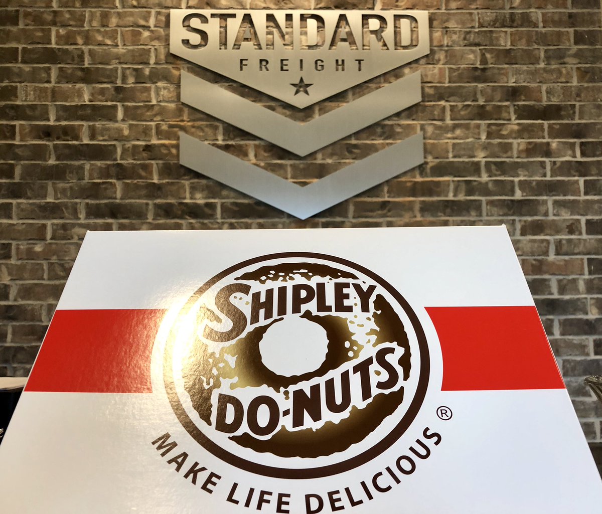 StandardFreight's tweet image. Happy #NationalDoughnutDay from the Standard Freight team! Remember, today calories don’t count 🍩