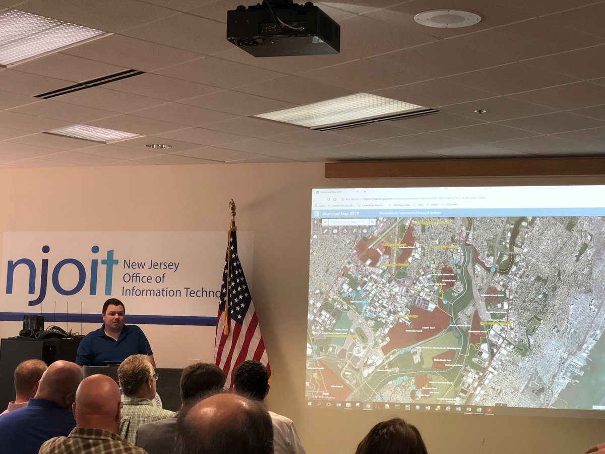 MeadowlandsSci's tweet photo. Yesterday MERI presented at the New Jersey Geospatial Forum Annual Lightning Talks @njgf_info @njgin_info #webmap #presentation #publicspeaking #maps #geospatial #esri #arcgis #arcgisonline #newjersey #trenton #trentonnj #southjersey #data #datavisualization https://t.co/dVXiZZyeEA