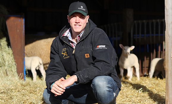 Thian Carman, owner of Meadow’s Brothers’ Farms, won the <a href="/100SeedsNS/">100 Entrepreneurs NS</a> #pitching competition and will use the $10K prize to buy equipment for his and other farms.bit.ly/2XyzZdE #startups #NS