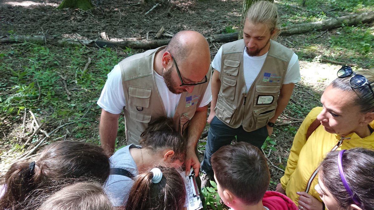 DREAm_Italia_EU's tweet photo. #LifeESC360 and #LIFEWetFlyAmphibia monitoring biodiversity in #Natura2000 network and reintroducing tadpoles of Apennine yellow-bellied toad with 200 children of the schools of the Tuscany side of the #forestecasentinesinationalpark under the #LIFELogo
@LIFEprogramme https://t.co/kWyxksfgBg