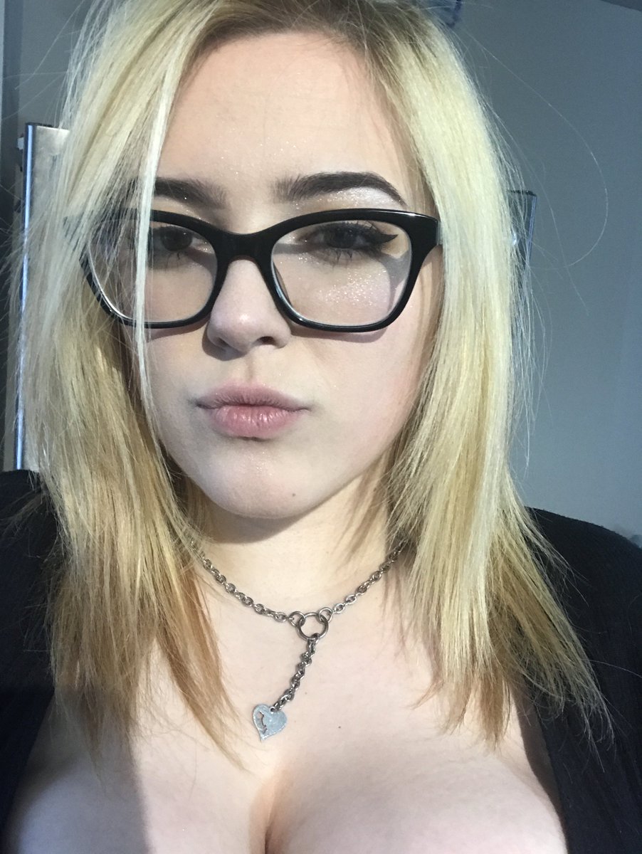 payivygrey's tweet photo. The one thing you are good at is embarrassing yourself. 😂
#findom #sph #jobwrecker #homewrecker https://t.co/fVPYZ19jyl