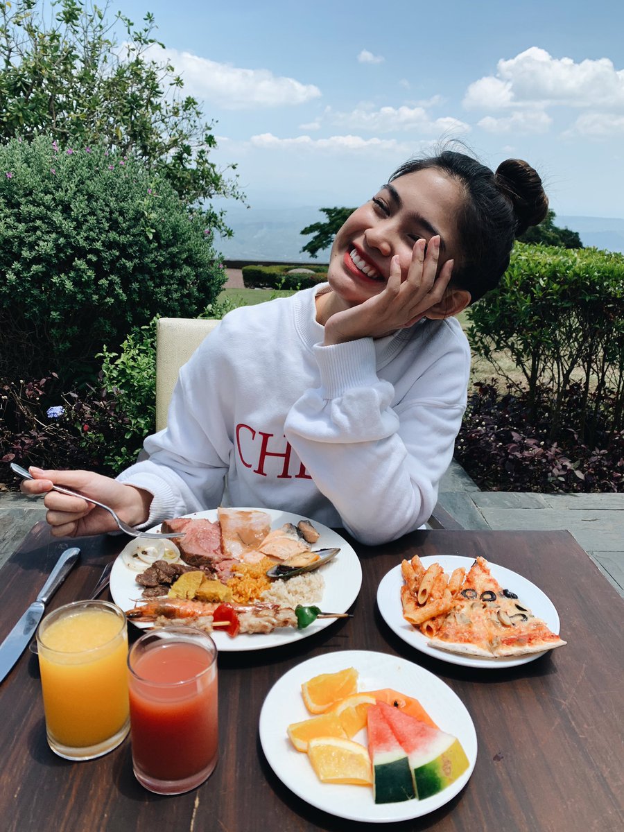 hperalejo's tweet photo. “Patay wala na naman diet ko pero ok lang bukas nalang ulit” https://t.co/7PStI2DIXA