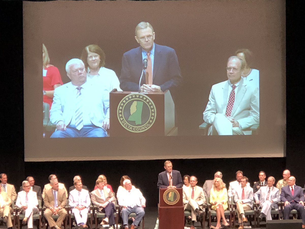 Native Mississippian David Abney, Chair &amp; CEO of UPS gives the keynote address @ the Delta Council’s Annual Mtg today. Key points-Data mgt, small businesses &amp; connectivity. #MSUext
