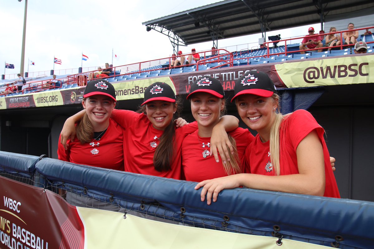Whole squad ready 🇨🇦⚾️😀

#fridaymood