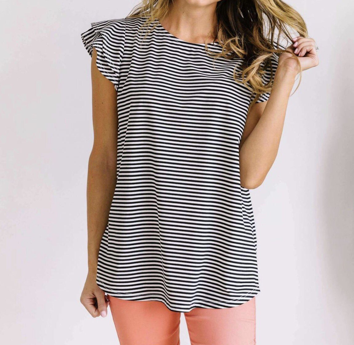 AGlamdiva's tweet photo. !!FAB #FASHION #FRIDAY!!😍😍🤗           *Plus Size Striped Ruffle Top                    Sizes: 1X, 2X, 3X                                         🚨SHOP ON-LINE NOW🚨                    https://t.co/CiJ1KVDsvT              #boutiqueshopping #OnlineShop #glam https://t.co/D0Y4oeDW0G