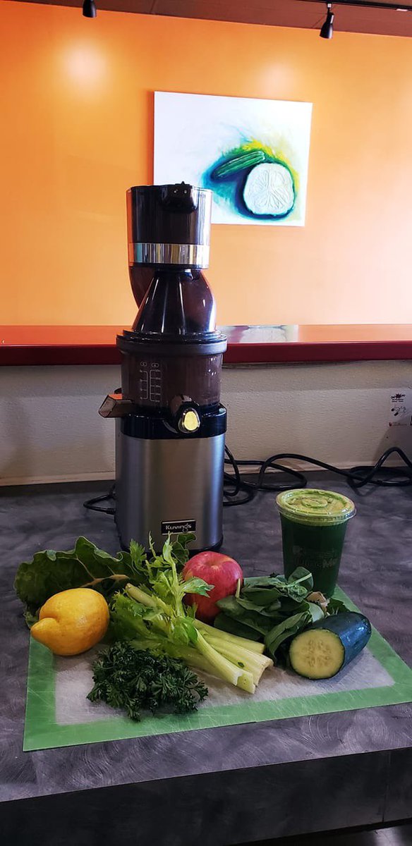 FreshJuiceMe's tweet photo. Happy Friday! Come on in and get your daily dose of fresh greens with our fresh delicious green me juice. https://t.co/5H8wnnzKZa