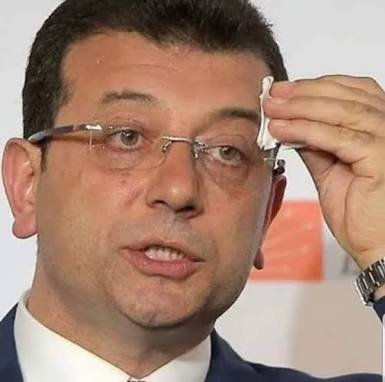 Ben size diyeyim,İstanbul BŞB. Başkan Adayları Bay Antrikot,Binali Yıldırım'la olacak canlı yayınında biraz fazla ter dökecektir ama ilerisi için büyük bir prestij kazanacak.Belediye Başkanlığı belki hayal olarak kalacak ama CHP Genel Başkanlığı koltuğu ona bi göz kırpacak 😞😒