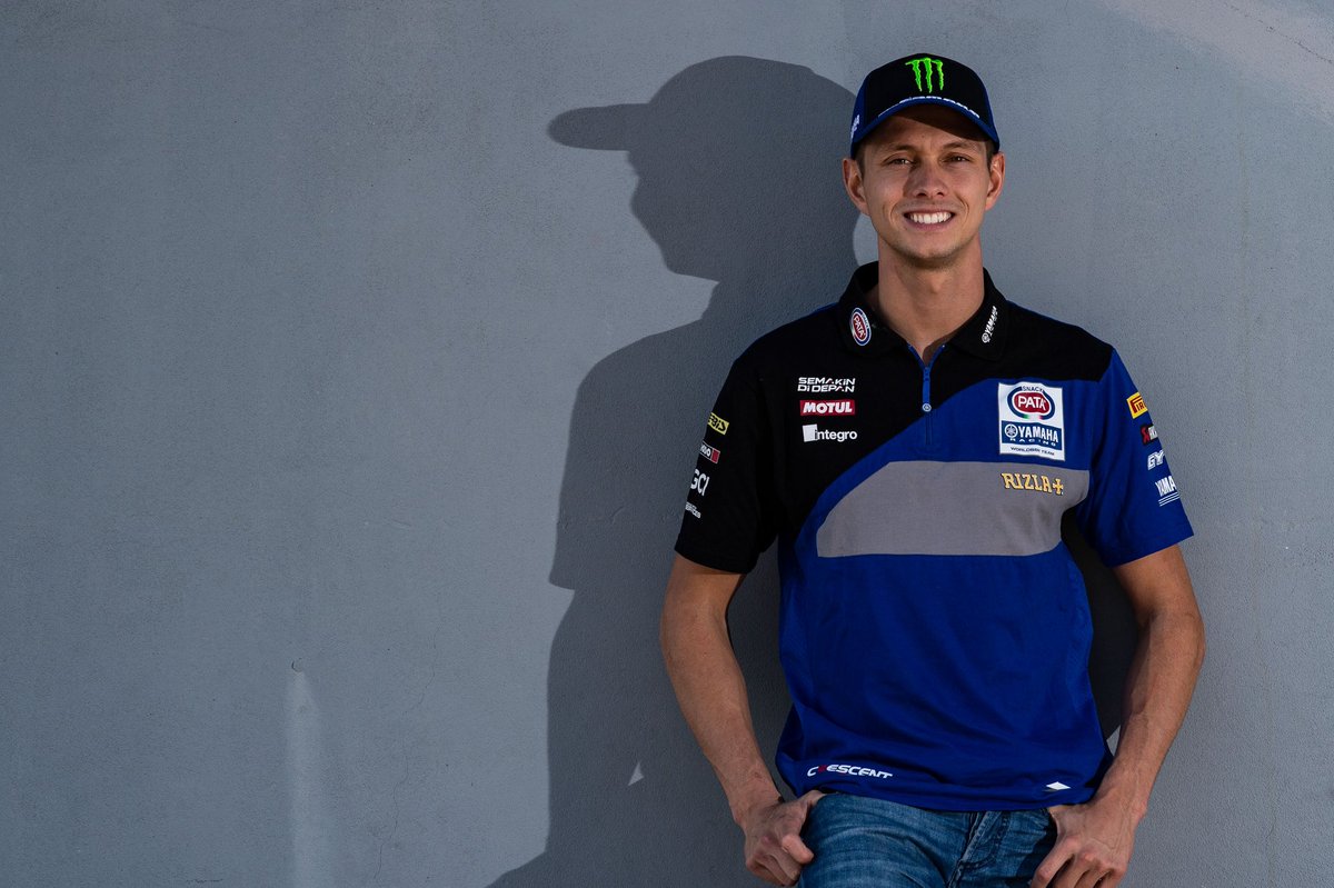 PataMaxusYamaha's tweet image. Just a few hours left to get 20% off on our Official Team Merchandise, modeled here by @mickeyvdmark 🔥

Use the code DAD20 at clintonenterprises.com/teams/pata-yam… before midnight BST! 

#YamahaRacing #WeR1