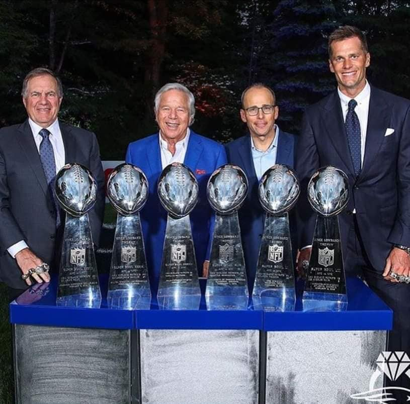 TigerDimples13's tweet image. @Patriots Gotta love when Bill is smiling! #NewEnglandPatriots #GoFor7