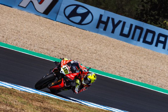 Bautista back on top at the end of Friday free practices in Jerez