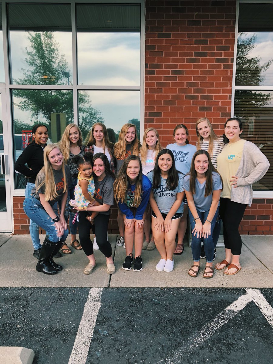 thank you to everyone who came to riverbound cafe wednesday!! stay on the lookout for more dance team fundraisers!!