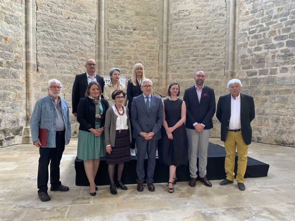 leCMN's tweet photo. Aujourd’hui, @leCMN lance un projet à la hauteur de l’ambition de Geneviève Bonnefoi et Pierre Brache : faire de l’abbaye de #BeaulieuEnRouergue un musée pour leur extraordinaire collection à l’horizon 2021 ! ✨🖼 https://t.co/xmOvirqCJC