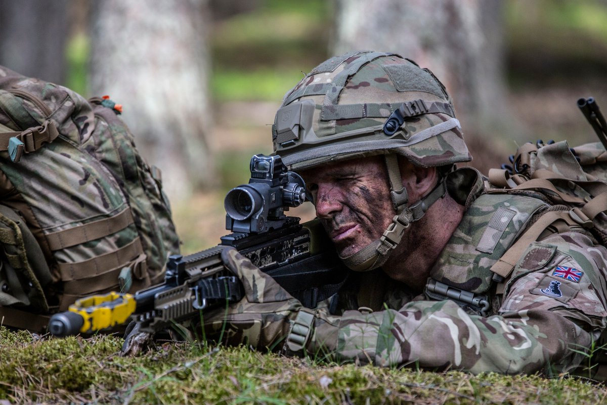 Maavoimat's tweet photo. Bilateral cooperation in the Exercise #saber19, this time in the Finnish forest #vyks #kajk #bcoy #uwfex19 @KaartJr @1_Royal_Anglian https://t.co/xy3kAkQVG4