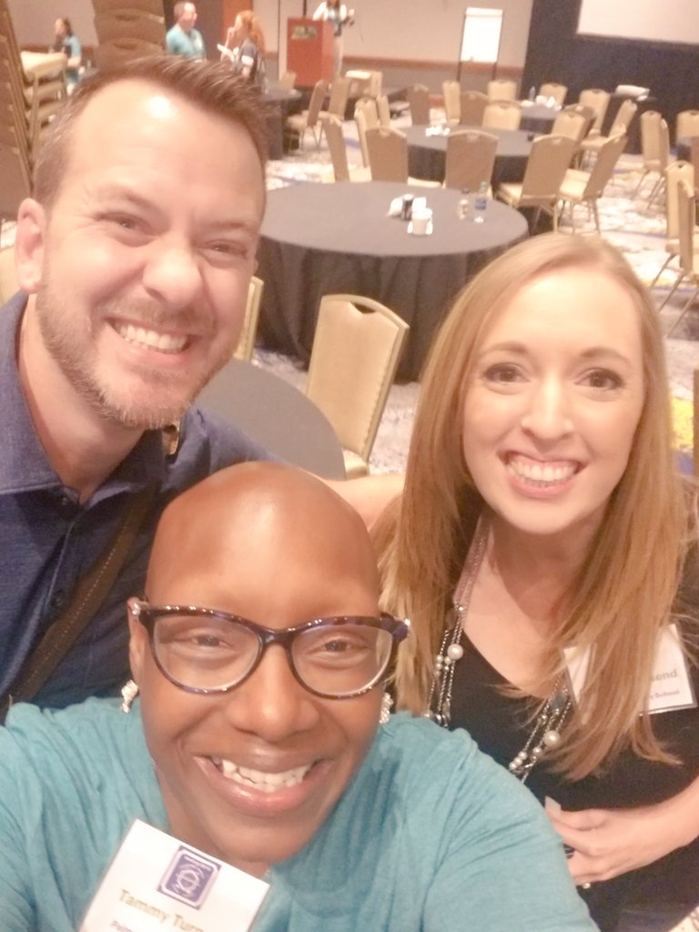 Tteachcreators2's tweet photo. My go to Co-planning experts plus!! @hodgeclass & @Ga2019TOTY #VanCon2019 #VanCon19 @PalmettoEagles https://t.co/wxxW42DnFP