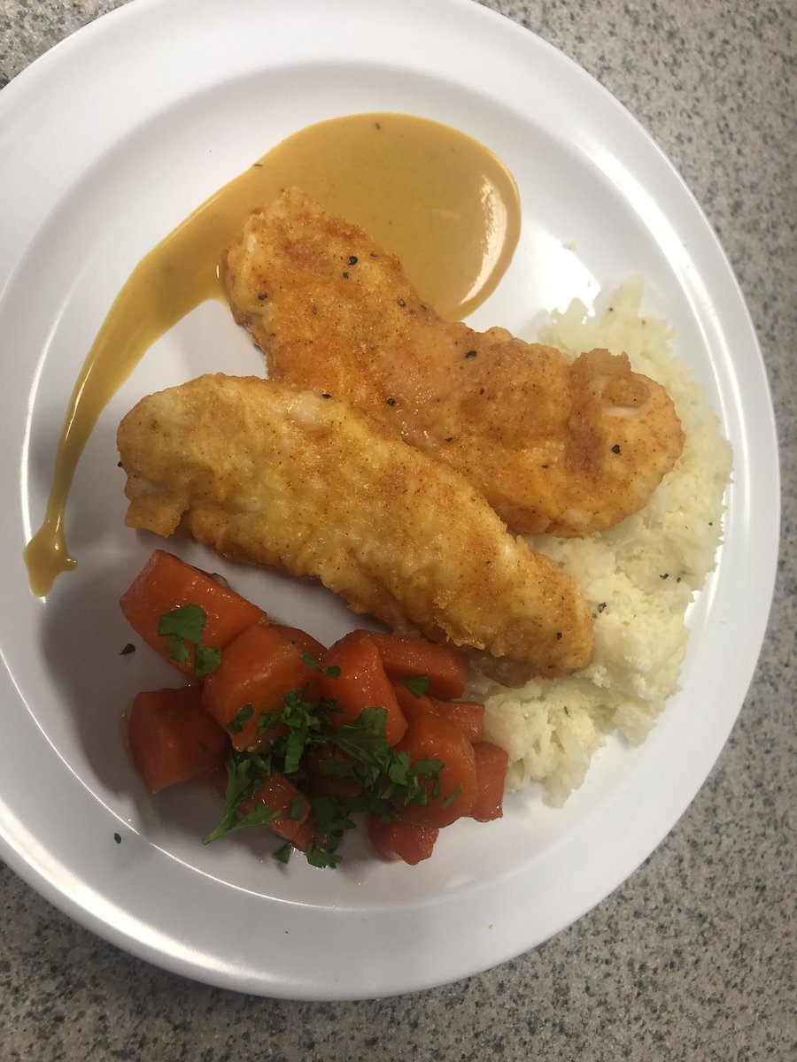 Chefinista's tweet photo. Our Final Day of Camp was filled with Oven Fried Chicken Tenders, Glazed Carrots, Cauliflower Mash and copy cat Chick Fil A Sauce! Dessert too... Pound Cake, Fresh Berries and Vanilla Whipped Cream! @shelbycountysch @MLCHS_Principal @MLCTitanNation #FinalDay #CulinaryCamp https://t.co/yyyAxNmaSm