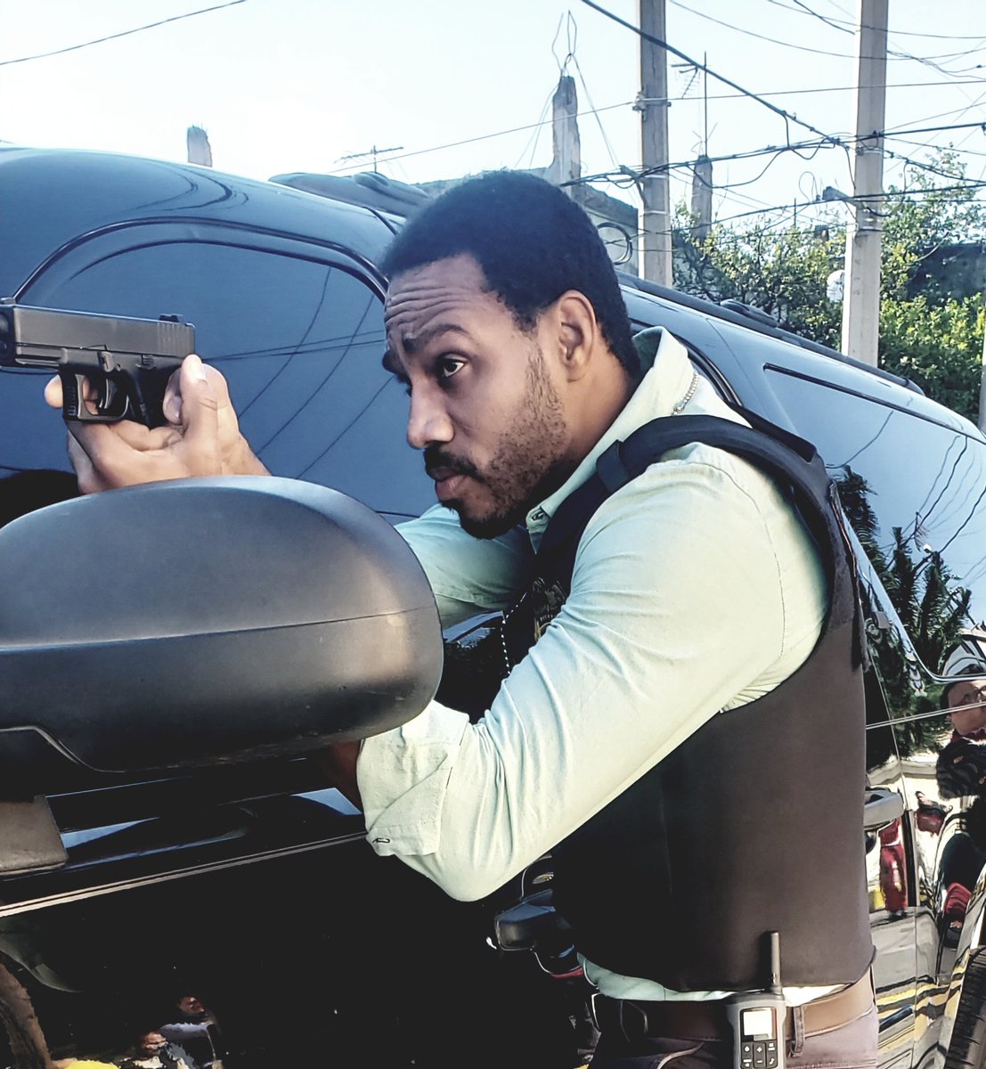 Retroceder ante el peligro puede ser más peligroso. 
@lareinasoyyotv <a href="/lareinasoyyoof/">La Reina Soy Yo</a> L a V 8pm/7c por <a href="/Univision/">Univision</a> #BenRizzo