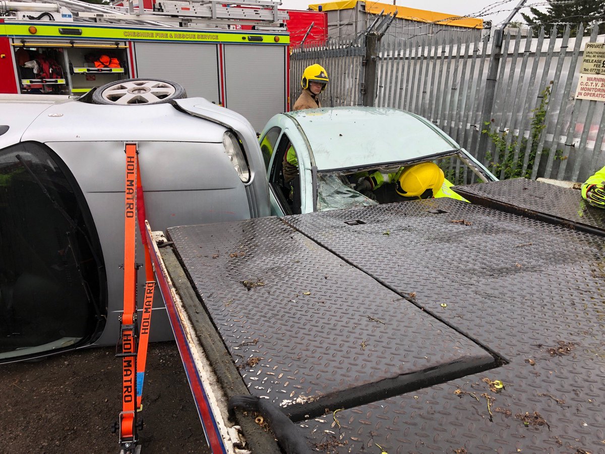 PoweyLaneFS's tweet image. Good (if a little wet) afternoon of training making full use of our in-house RTC Instructor WM Harrison taking Green Watch through some challenging evolutions set up by @HGG_Recovery. 
Several techniques where used that replicated incidents the station has attended recently.