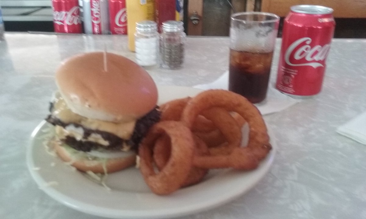 MrTom500's tweet photo. Best burger in town
#workingmansfriend https://t.co/ysZ4C0SW9k