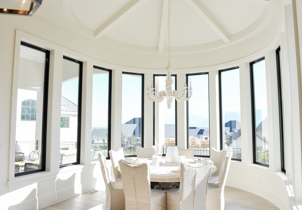 Come see rooms with stunning views at the Utah Valley Parade of Homes! The parade has started so don't miss out! #fomo #roomwithaview #bedroomdesign #dreamroom #luxuryhomes #designideas
2018 Home by: @RaykonConstruction