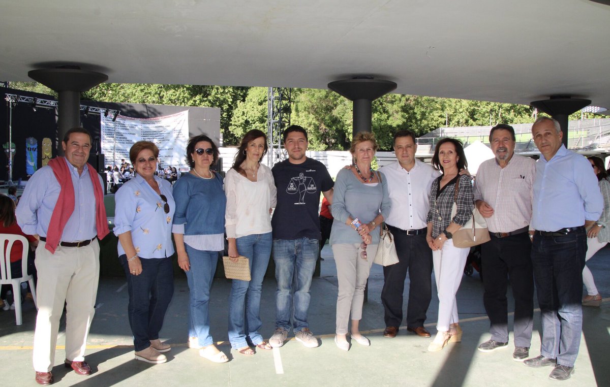 Selopezmanuel's tweet photo. Hasta las 12 de esta noche podéis disfrutar de una nueva edición de la @OpBocataAB para un proyecto de Manos Unidas en El Salvador en la Caseta de los Jardinillos. Un lugar privilegiado de una agenda solidaria privilegiada. https://t.co/ZG8sveBiu9