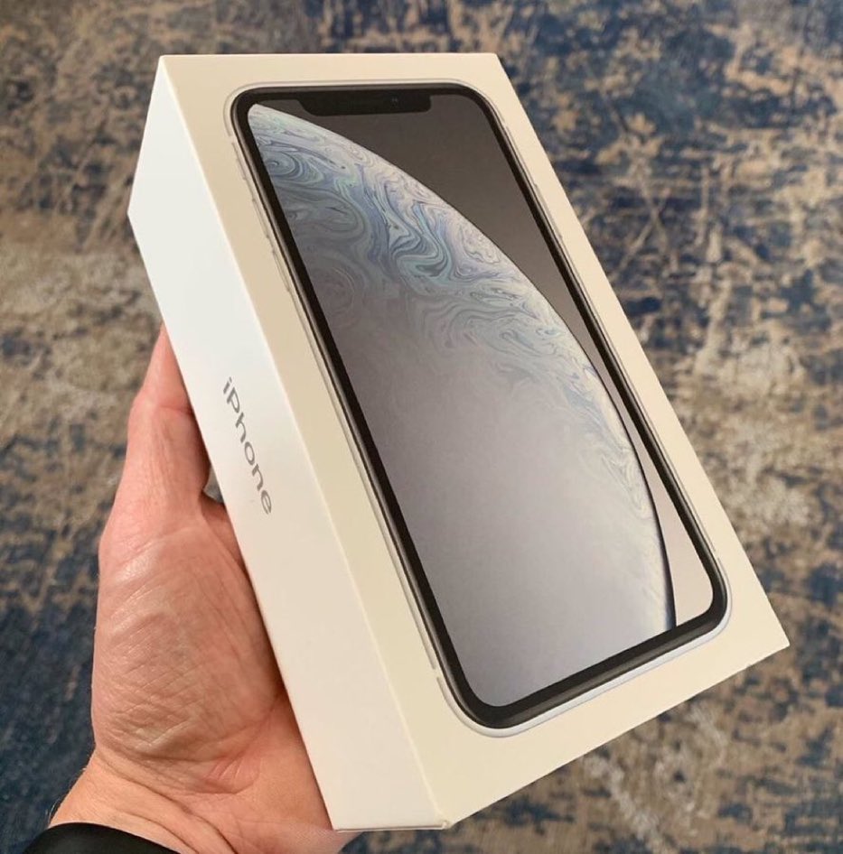 yunusaydincom's tweet photo. 1 haftalığına son çekiliş! 

IPhone XR 64GB

Şartlar! 

- Beni takip edip bu twiti RT etmek. 

- ( Ekstra çekiliş hakkı kazanmak isteyenler Instagram : yunusaydincom takip edip son 5 fotoğrafı beğenebilir. ) 

Yarın açıklıyorum! 

Başarılar! https://t.co/G4iUfgwPIN