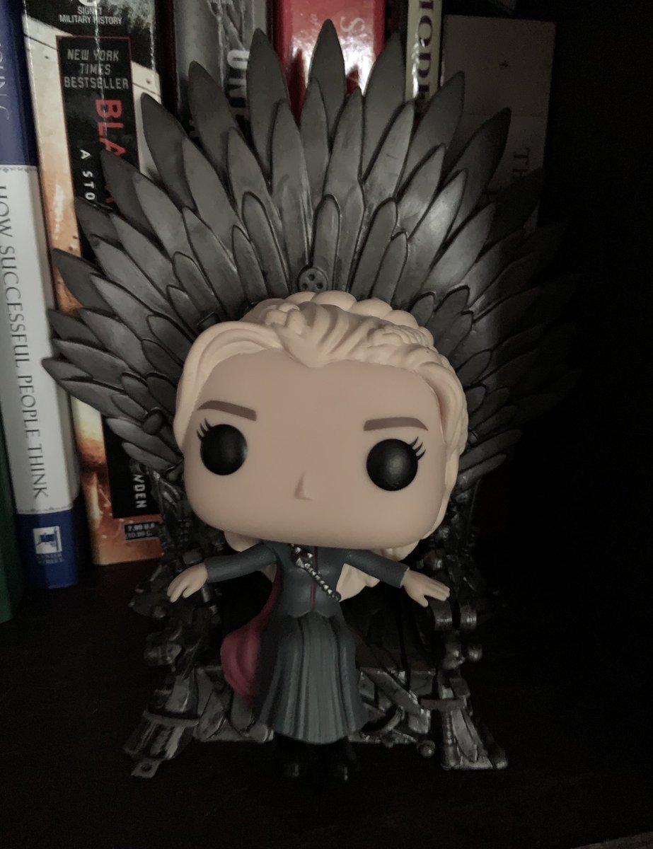 I’m not a big Funko collector, but I felt compelled to give Dany what the show denied her...😂 #GameofThrones #TheIronThrone #DaenerysTargaryen