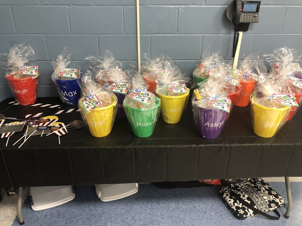 MrFlexon's tweet photo. These teachers pulled out all the stops for their kids! @taylorJ627 @180Brags  #HTWP https://t.co/IbFrkpvCJR
