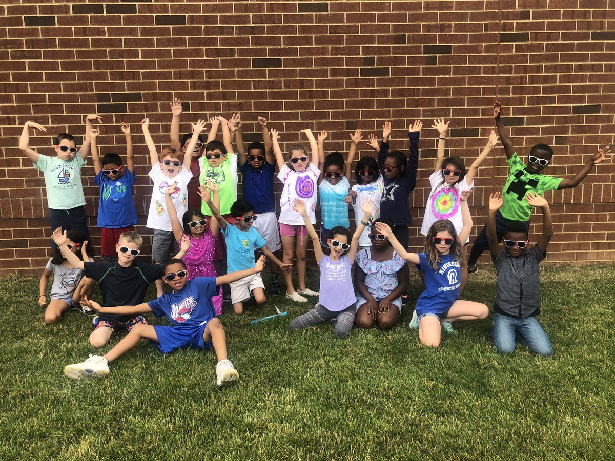 Our future’s so bright, we have to wear shades! 😎 Happy summer to my second graders, you were born to shine! ☀️#offtothird #summertime #LastDayOfSchool #LCPS19 #wedidit <a href="/Wellerwildcats/">STU</a>