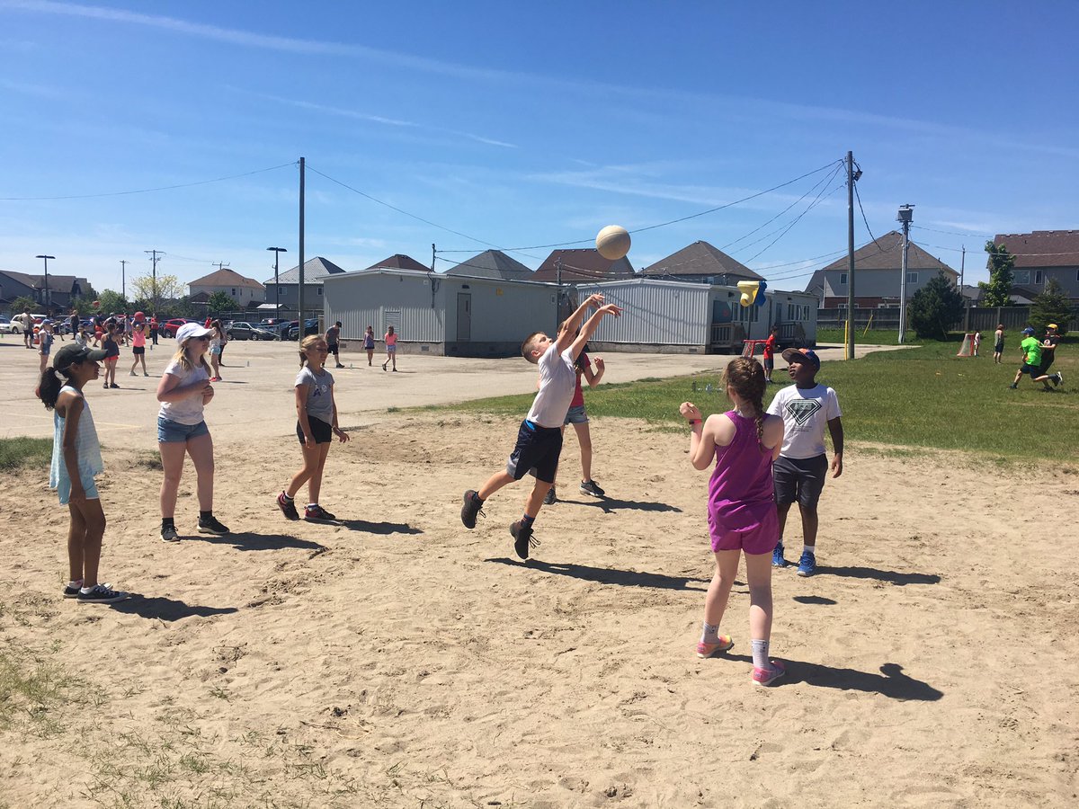 MlleLubert's tweet photo. Of course, we got a chance to play too! What a fun Friday! https://t.co/umxNEZFP38