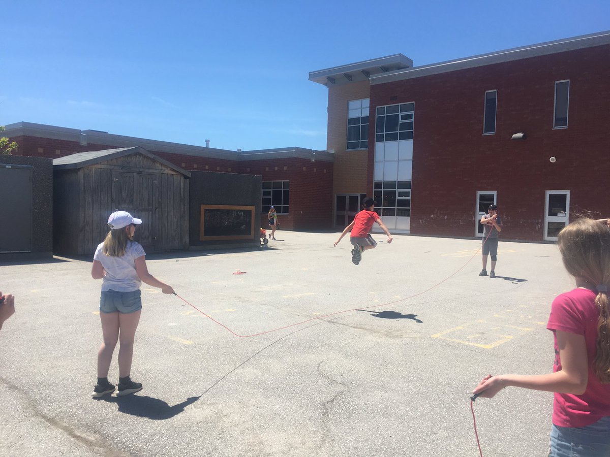 MlleLubert's tweet photo. Of course, we got a chance to play too! What a fun Friday! https://t.co/umxNEZFP38