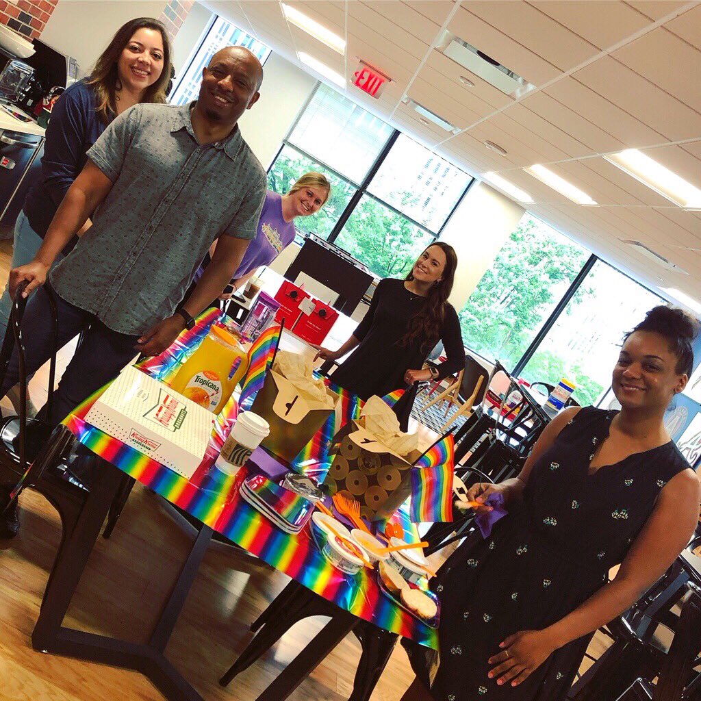 ExpediaGroupEng's tweet photo. The Miami & the ATL offices were thrilled to recognize the 50th anniversary Pride today with breakfast for team members and by ensuring they knew EG's commitment to LGBTQIA community. #PrideMonth2019 🌈 #expediaeng #LifeatExpedia https://t.co/SHHuQINJN5
