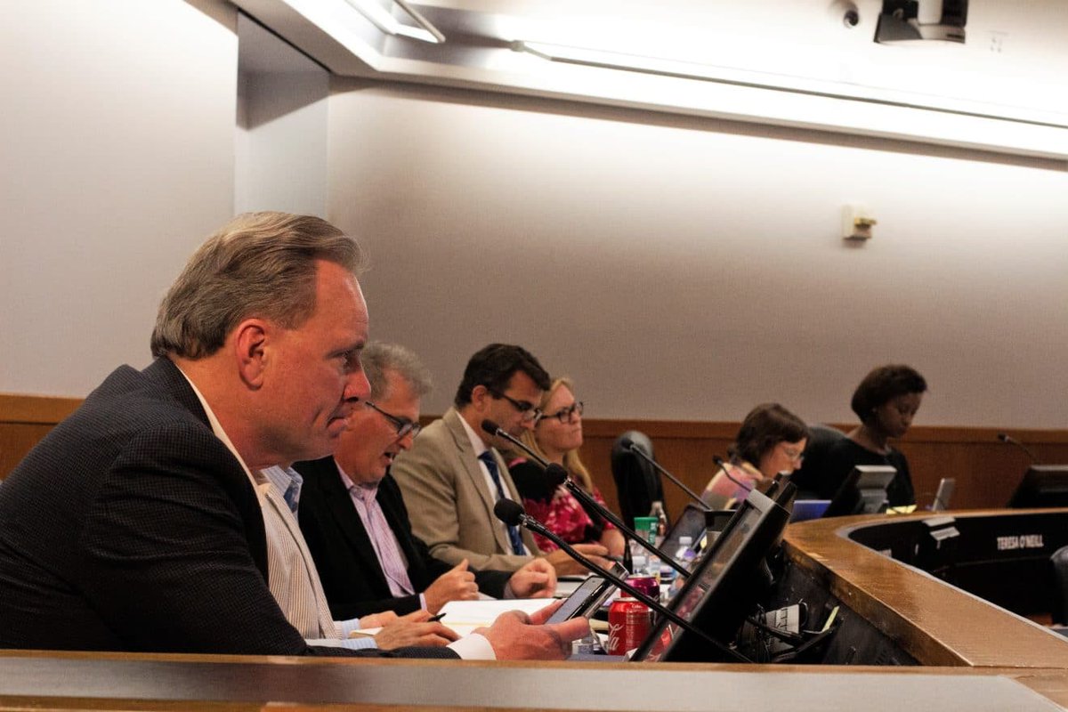 LeftHookBlog's tweet image. .@SJSpotlight : After decades VTA, light rail extension to eastridge moves forward 
thelefthook.com/2019/06/07/san…