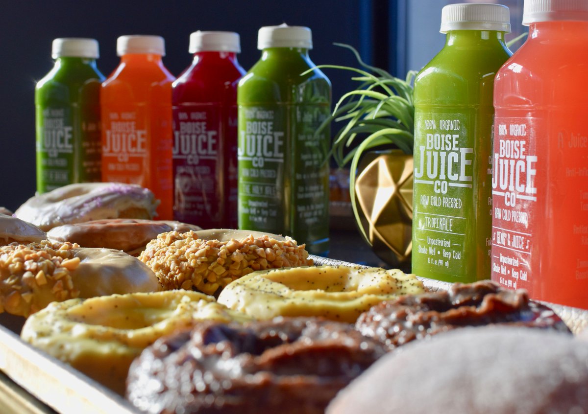 BoiseJuiceCo's tweet image. We believe life is all about balance. Donuts today, juice tomorrow. 💚

#NationalDonutDay #GuruDonuts #donut #Juice #coldpressed