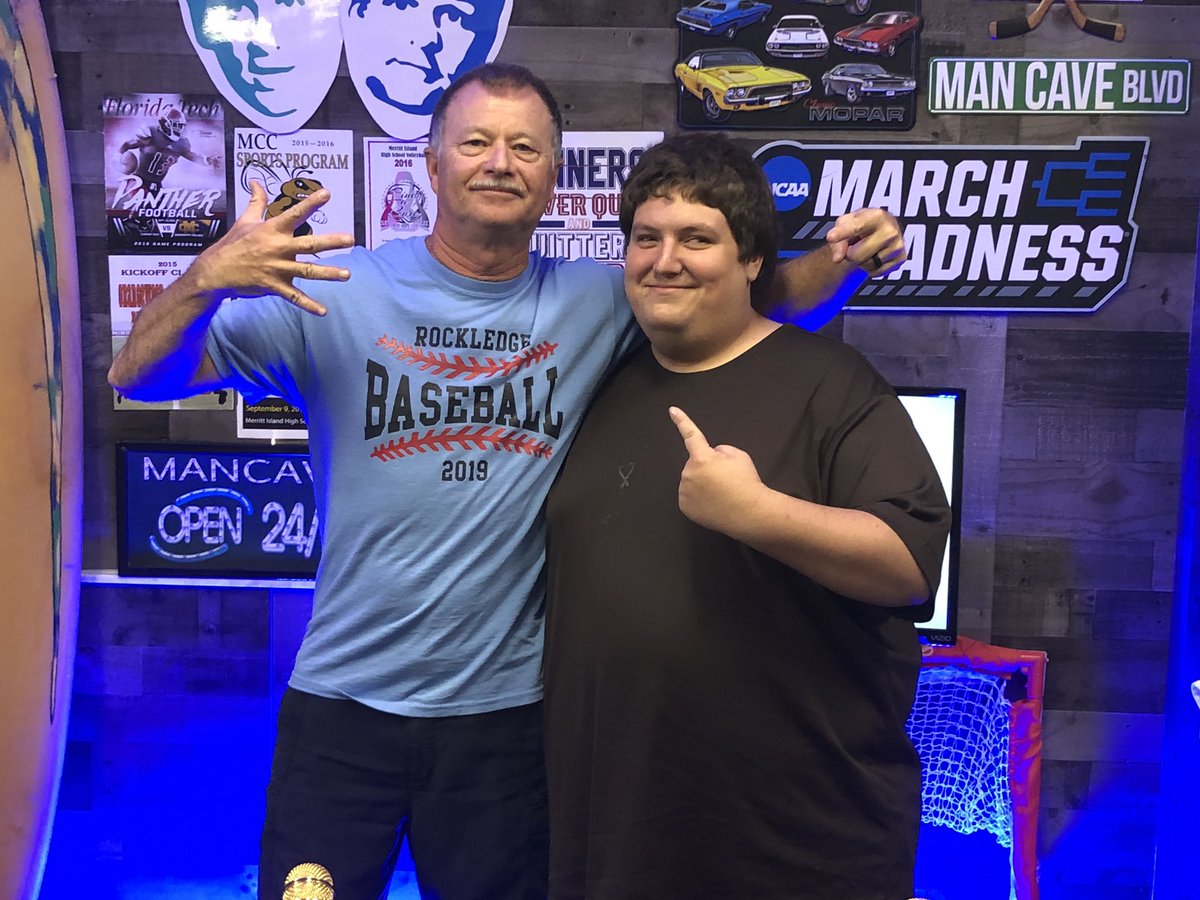 321sportscast's tweet photo. Great way to start a #Friday in the #321SportsCast Studio as @rockledgehigh AD and #RockledgeBaseball Manager Greg Clayborne cane in for a #CoachesCorner one-on-one... #TheRock https://t.co/FwNPwnanrz