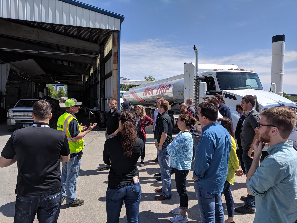 USVentureInc's tweet photo. It's never too late to learn more about ourselves! USV team members visited & toured a few of our facilities yesterday. Each went to learn more about our business divisions, ask questions and gain further insight into how we can improve as a company. #facilitytours #beabetterUS https://t.co/M8pWK1DZIN