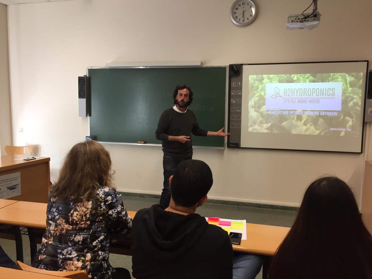 A2LabIdeas's tweet photo. En el seminario de #emprendimiento, también hemos aprendido de la experiencia en las conferencias-coloquio de 2 #CasoReales ... https://t.co/cX6MJL301z