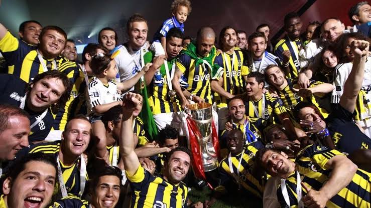 gencfborg's tweet photo. GERÇEKLER ACITIR!
#KanırtaKanırtaŞampiyonFenerbahçe https://t.co/QIrj6v1emV