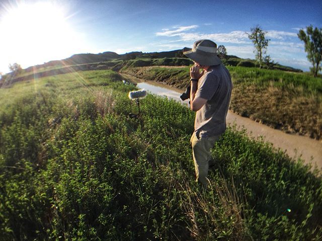 LakesideLabAIR's tweet photo. AIR19 Jeremy Eichenbaum @eyecanbomb also of @losangelesvideoclub went out for dawn recording w/ the @iowalakesidelab #AcousticEcology class in Badlands Nat’l Park! @badlandsnps .
.
#sciart #artres #naturesound #video #artistinresidence #contemporaryart #artresidency #science… https://t.co/QsnYYCq0xw
