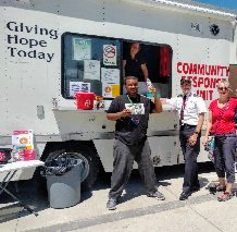 salmhamilton1's tweet photo. big thanks to @TSAHamilton for handing out donuts in the park! #NationalDonutDay #givinghopetoday #givingissweet https://t.co/MB0OrWojHO