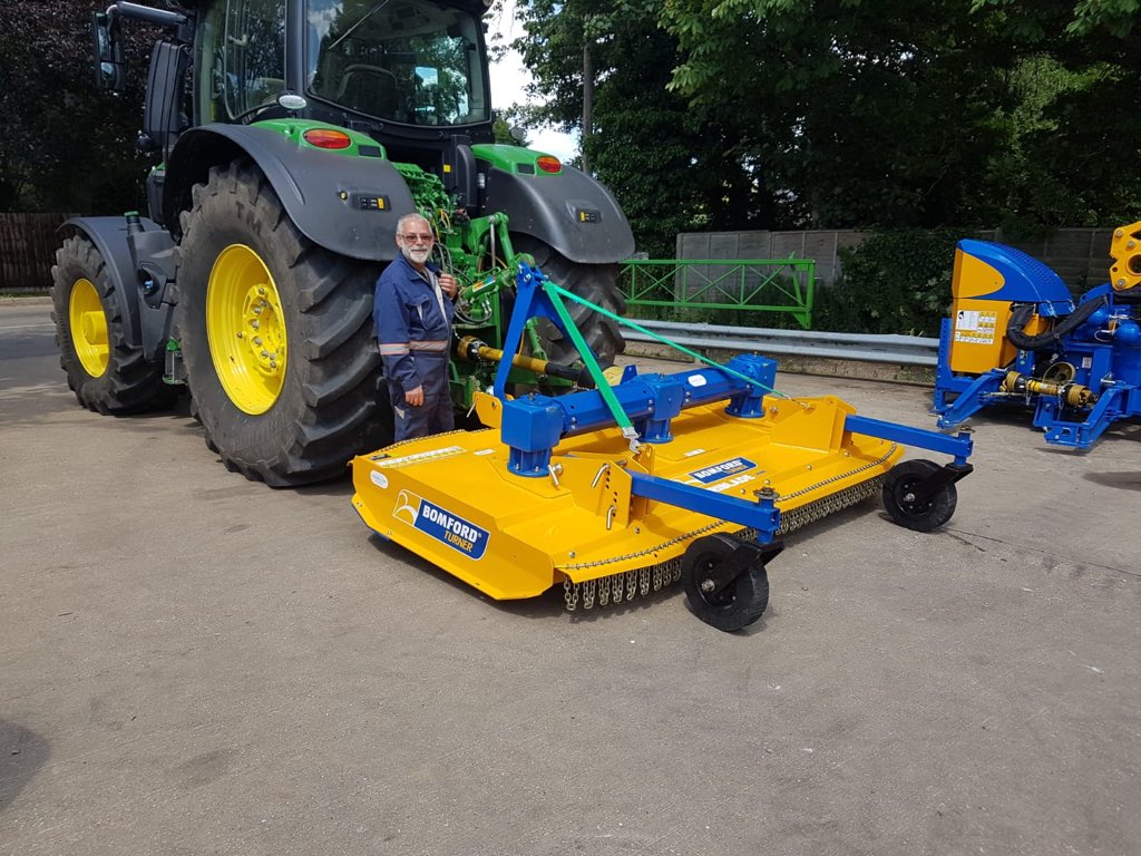 DoubledayGroup's tweet image. This new @BomfordTurner Tri-Blade Mower has been set to work today after our Customer took delivery from Sales Representative Richard Wales #GrassCutter @rwales1978