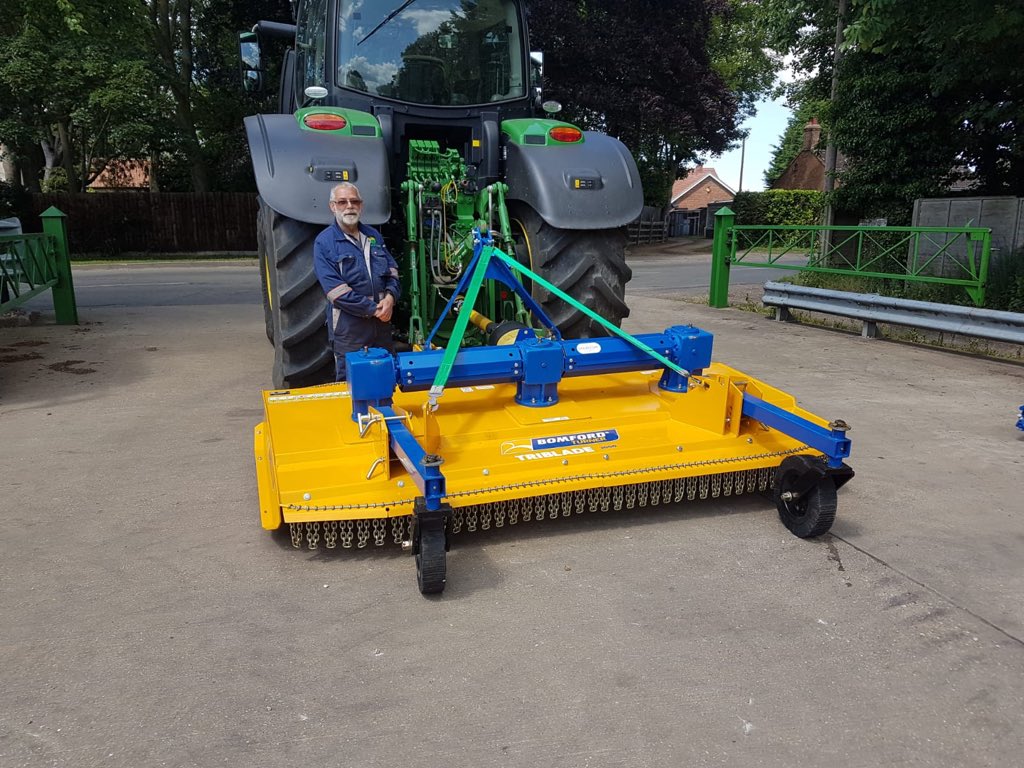 DoubledayGroup's tweet image. This new @BomfordTurner Tri-Blade Mower has been set to work today after our Customer took delivery from Sales Representative Richard Wales #GrassCutter @rwales1978